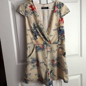 Asos floral romper size 4 with pockets